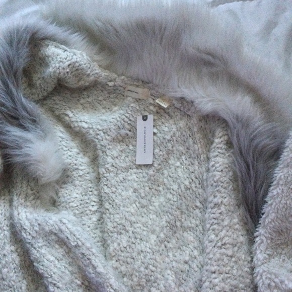 NWT Sleeping On Snow Anthro Cardigan Faux Fur - Picture 2 of 7